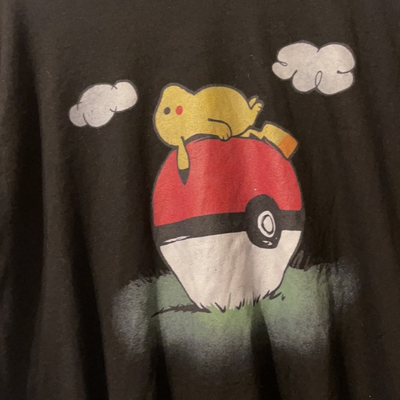 TEEPUBLIC POKÉMON PIKACHU ON POKEBALL LARGE BLACK MEN’S T-SHIRT - Picture 2 of 5